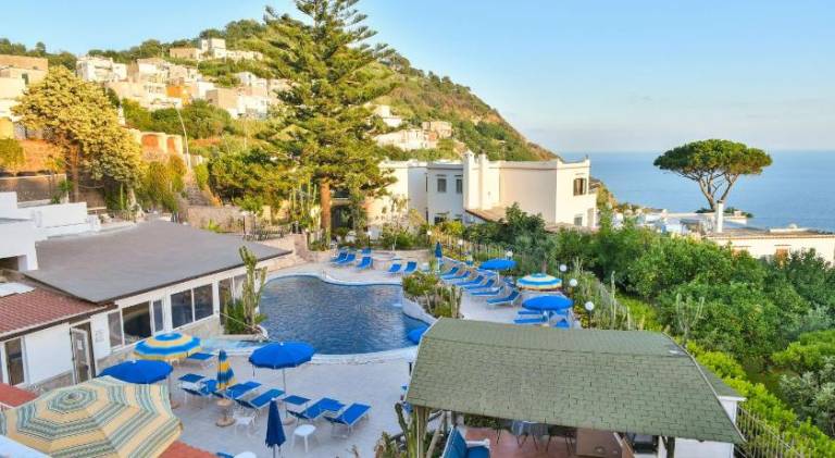 Hotel Terme Saint Raphael in Serrara Fontana