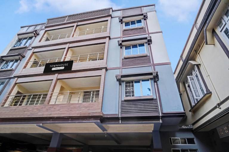 Super Townhouse Zoo Road Near Guwahati Central formerly IR Luxuria in Guwahati
