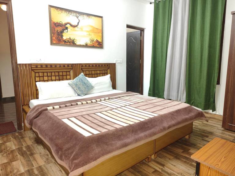 Snowfall View In Kasauli by Splendid Hotels — photo 2