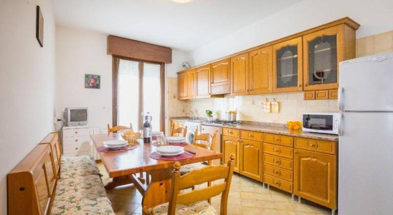 Holiday apartment with 3 rooms for 6 persons — photo 3