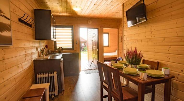 Lodge with yard, terrace & barbecue — photo 4
