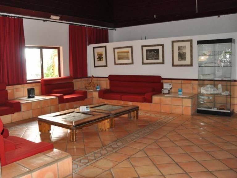 Family-oriented wonderful rental apartment with garden, pool & patio | Dogs allowed — photo 2
