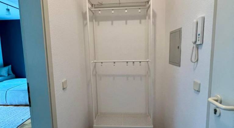 Apartment with yard — photo 4