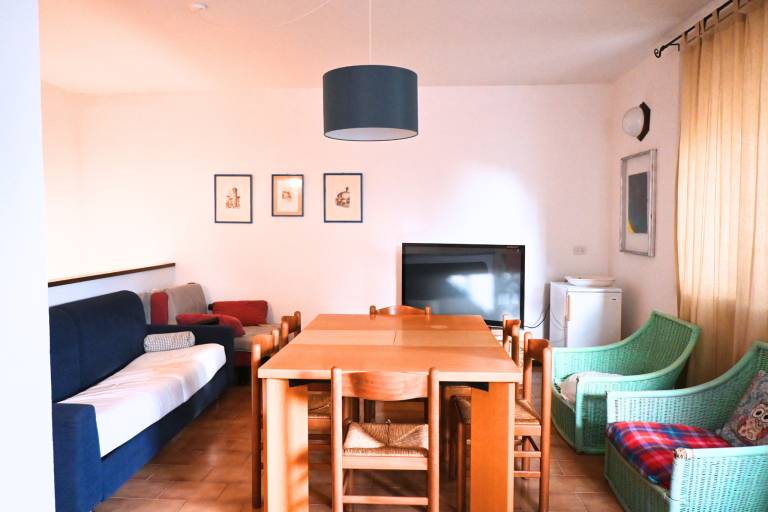 Family-friendly charming rental apartment with pool & garden | Dogs allowed — photo 3