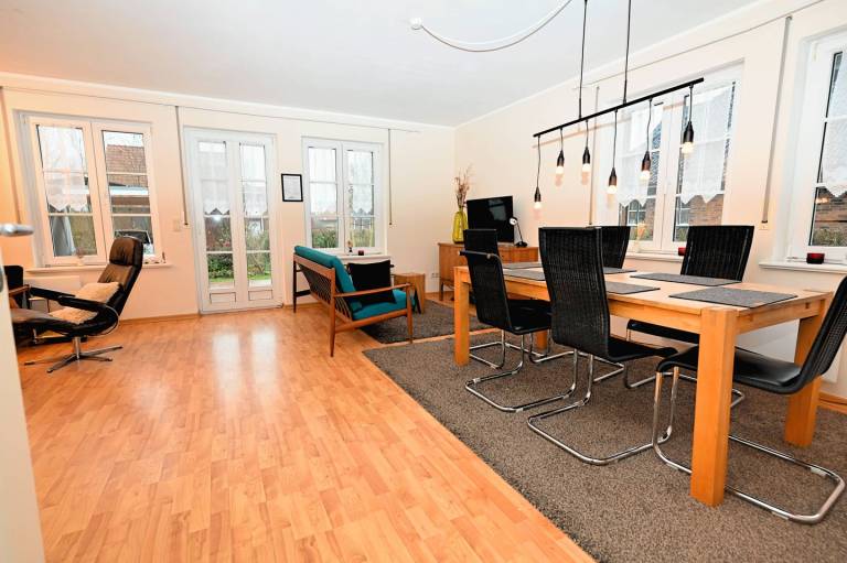Das Ferienhaus Kranichdüne

Das Ferienhaus für bis zu 6 Personen verfügt über 3 Schlafzimmer. — photo 2