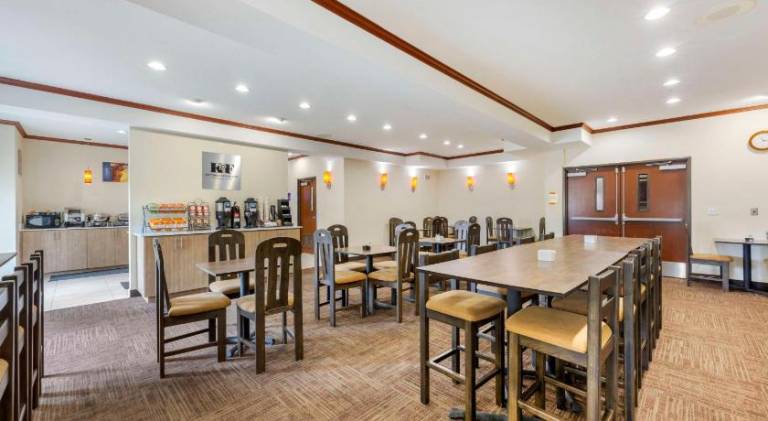 Best Western Plus Northwind Inn & Suites — photo 4