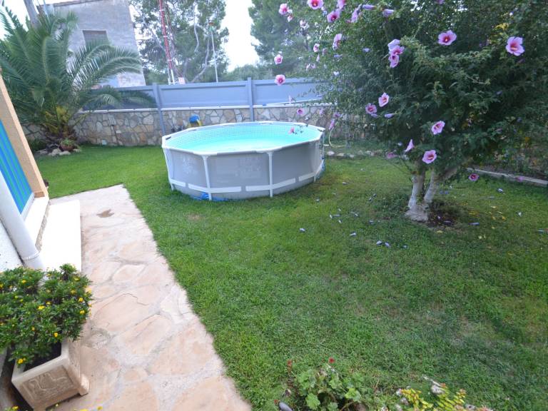 Children-friendly vacation home with BBQ, private pool & yard | Next to the beach | Perfect for remote work | Pets are welcome — photo 2