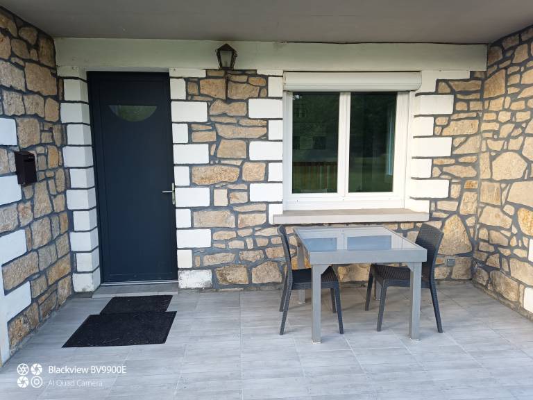 Studio "La Clématite d'Olt" with Private Terrace and Wi-Fi in Rodez