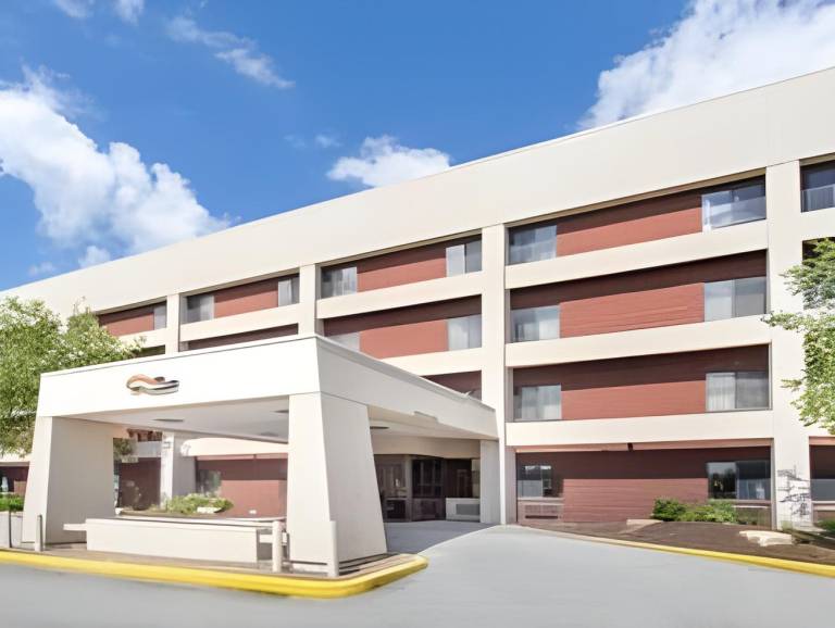Baymont by Wyndham Davenport in Davenport, IA
