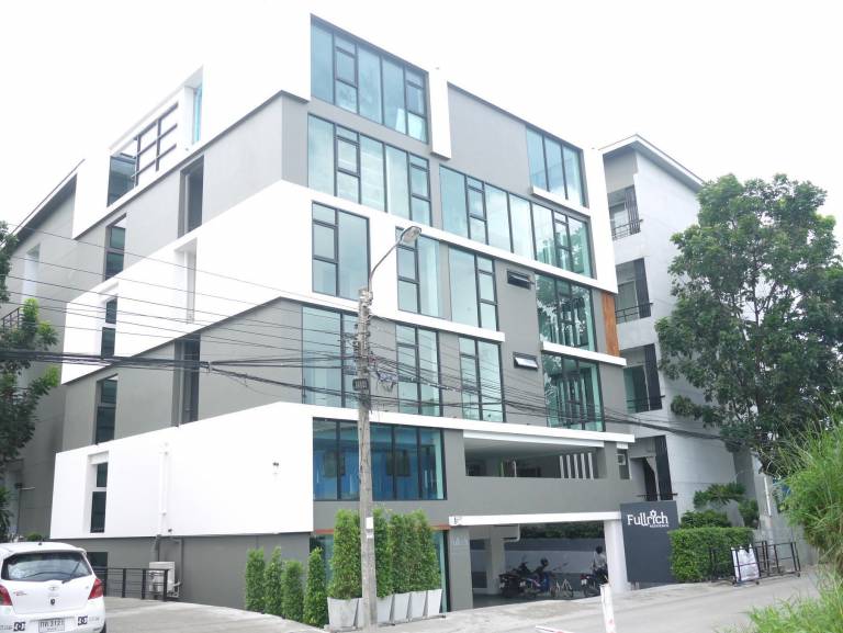 Appartamento con servizi da hotel Lat Phrao