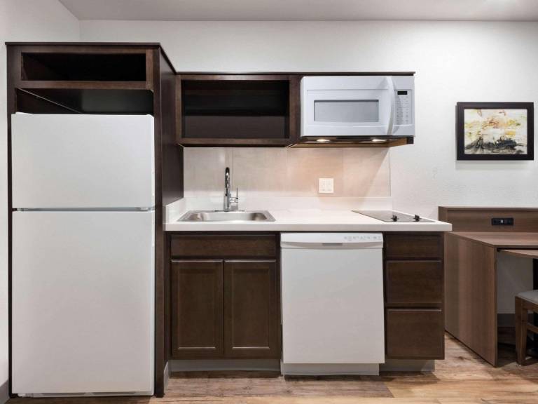 WoodSpring Suites Kansas City Airport — photo 3