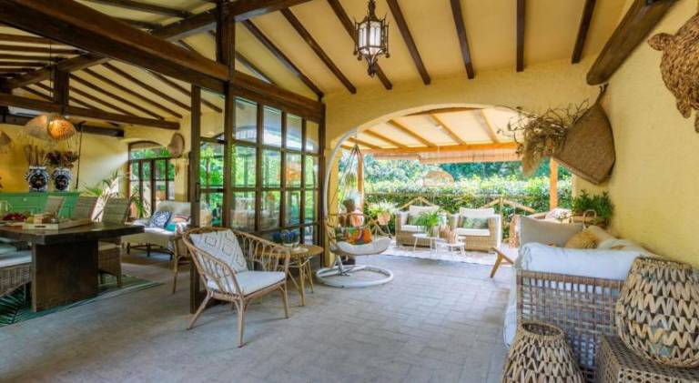Fully equipped lovely vacation home with barbeque, yard & private pool | Pet-friendly — photo 2