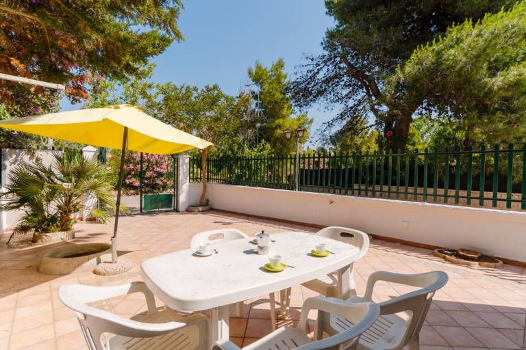 Vacation home with barbecue | Next to the beach | Dogs allowed in Ugento