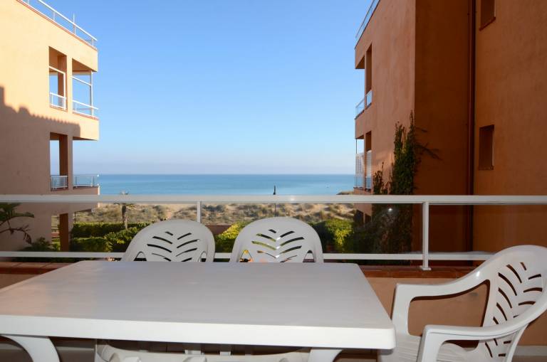 Fully equipped apartment with pool & patio | Next to the beach | Pet-friendly — photo 3