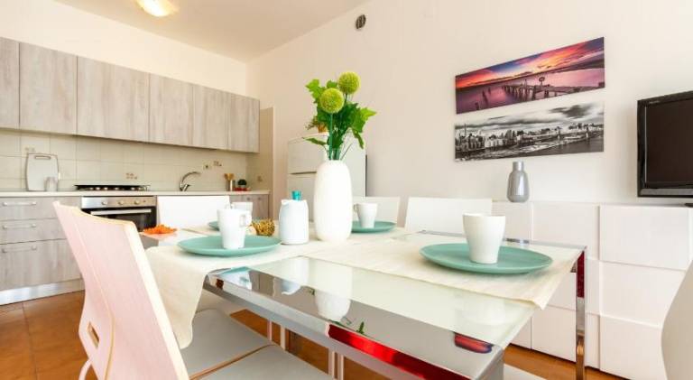 Rental apartment with 2 rooms for 6 persons — photo 3