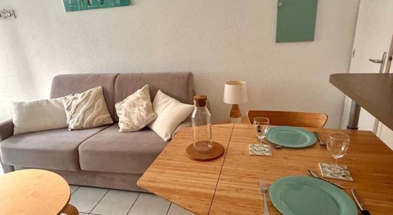 Beautiful holiday apartment with pool | Beach nearby | Pets allowed in Granville