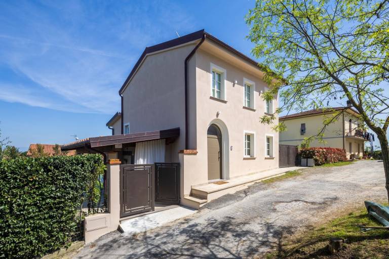 Child-friendly pleasant house with BBQ, garden & private pool | Pets allowed — photo 2
