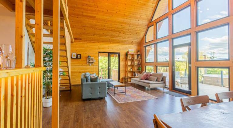 Chalet with jacuzzi — photo 4