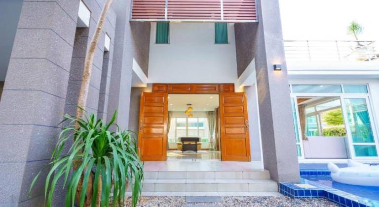 Charming villa with pool | Pets are welcome — photo 4