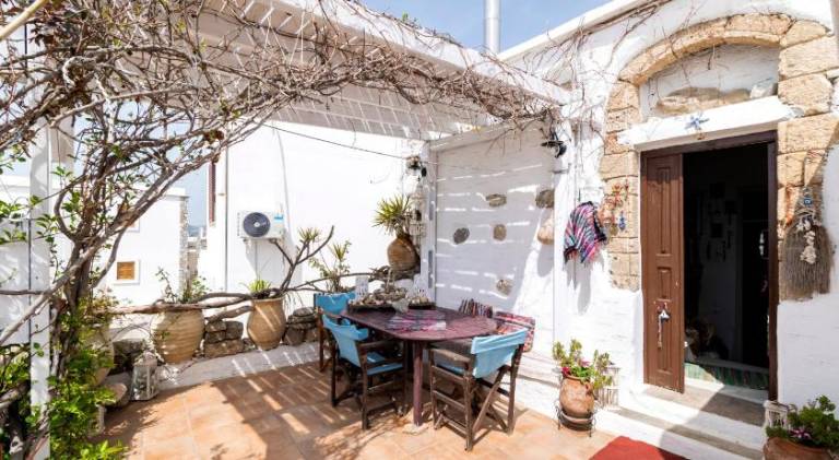 Vacation home with barbeque, patio & yard — photo 4