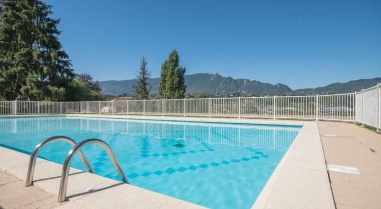 Wonderful rental apartment with pool | Pets are welcome in Aix-les-Bains