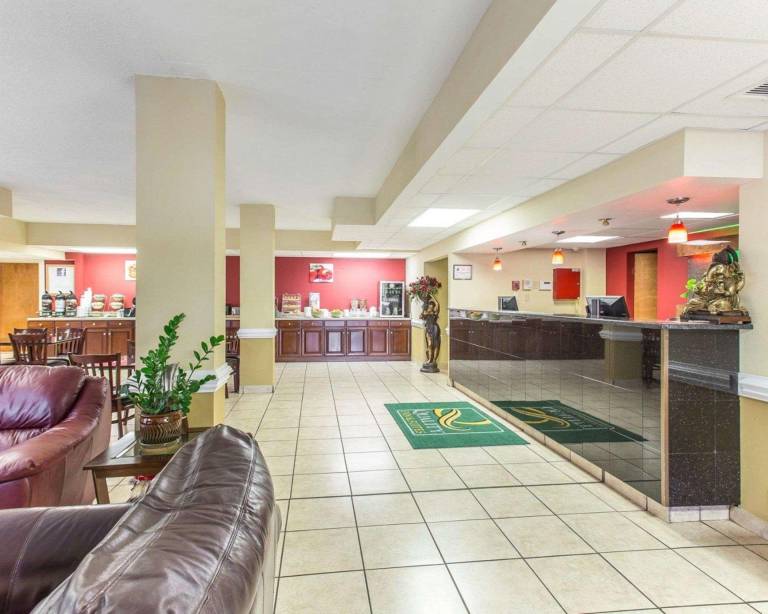 Clarion Pointe Statesville — photo 4