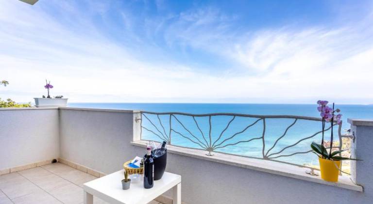 Lovely holiday apartment with terrace | Pet-friendly in Castelsardo