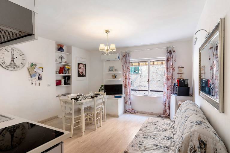 Child-friendly apartment with fast internet | City view | Close to the beach | Perfect for remote work | Pets are welcome — photo 2