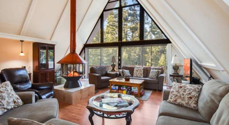Big vacation home | Dogs allowed in South Lake Tahoe, CA