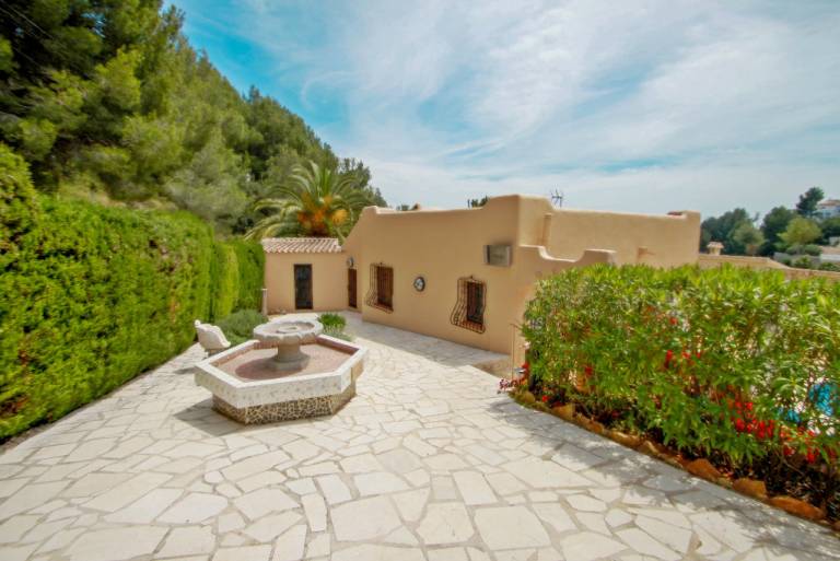 Chrisuli - well furnished villa with panoramic views in Moraira — photo 4