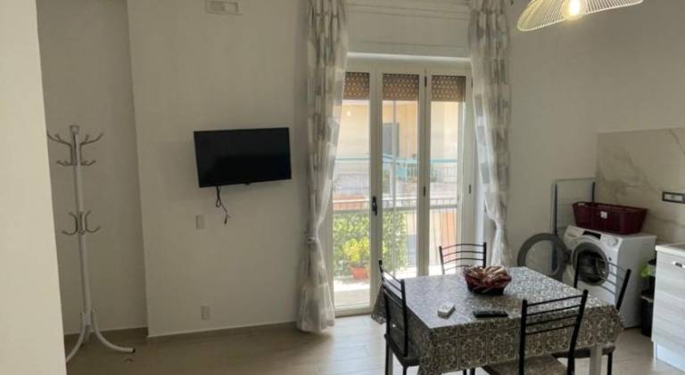 House with patio — photo 4