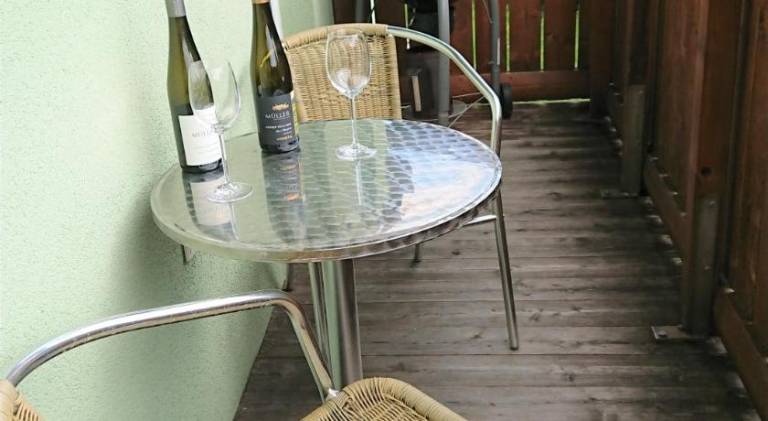 Holiday apartment with terrace, garden & jacuzzi — photo 4