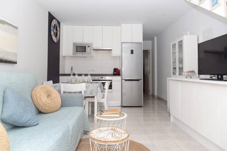 Cozy Apartment in Cala en Blanes with Pool and Air Conditioning — photo 5