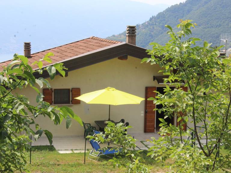 Vacation home with terrace — photo 4