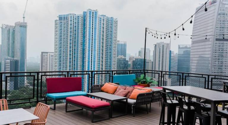 Wonderful serviced apartment with terrace & pool | Pet-friendly — photo 3