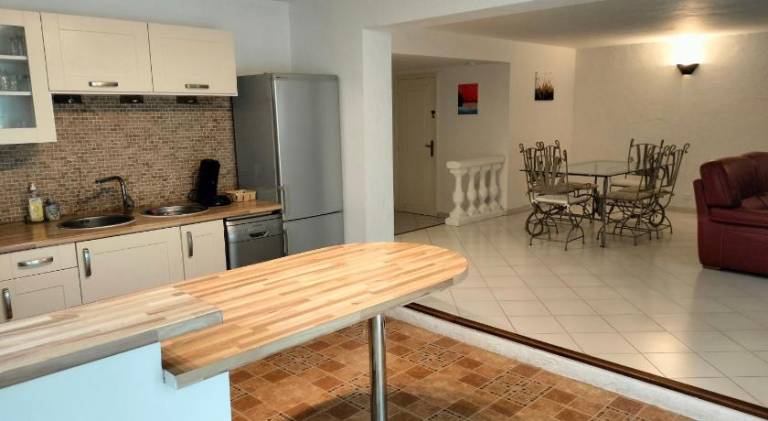Vacation home with 2 rooms for 4 persons in Saint-Raphaël