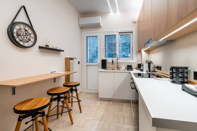 The Apex Boutique Apartment B1 with Balcony, Wi-Fi and Air Conditioning — photo 5