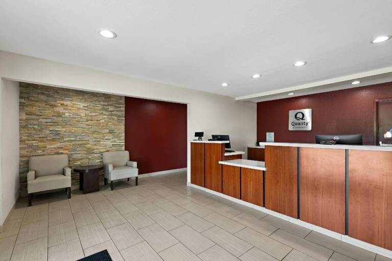Quality Suites — photo 3
