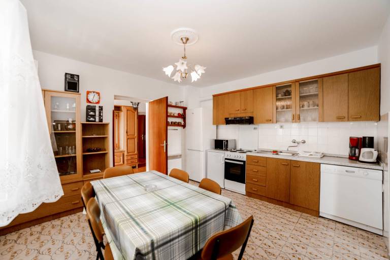 Fully equipped lovely rental apartment with patio, yard & BBQ | Sea view | Pets are welcome — photo 4