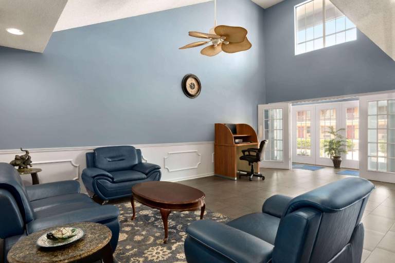 Baymont by Wyndham Warner Robins — photo 3