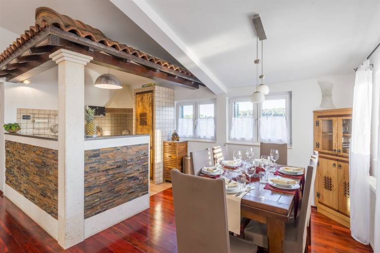 Fully equipped house with yard, grill & private pool | Sea view | Pets allowed — photo 3