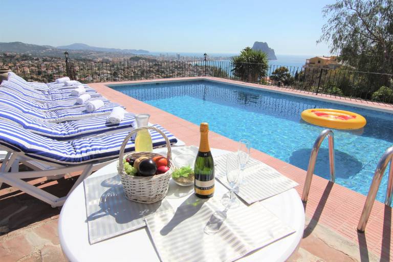 Villa with private pool, patio & yard — photo 3