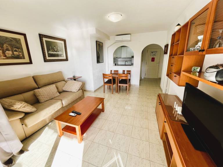 Rental apartment with garden, terrace & pool — photo 5