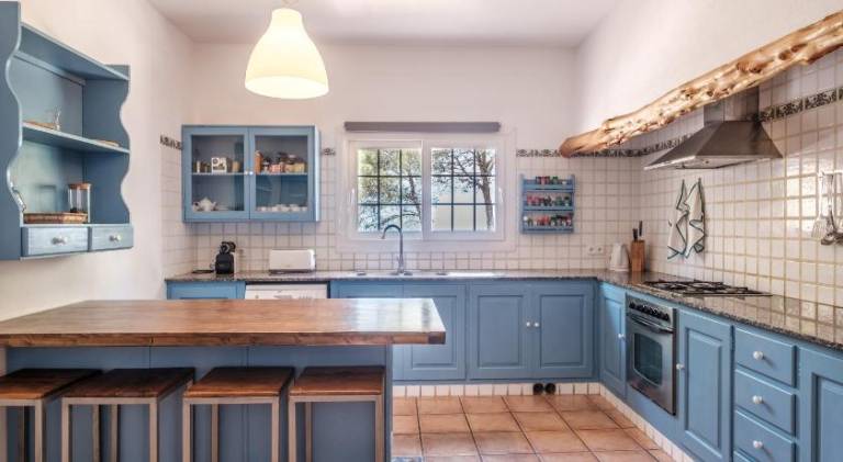 Villa with pool, garden & terrace — photo 3