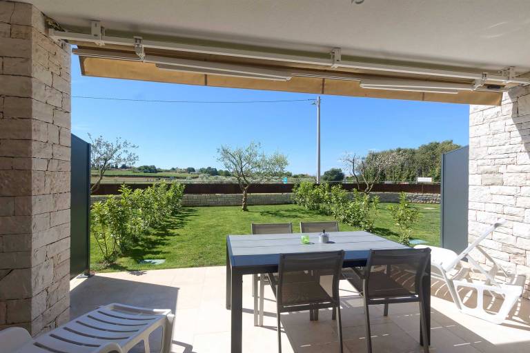 Fully equipped lovely studio with BBQ, patio & yard | Pet-friendly — photo 2