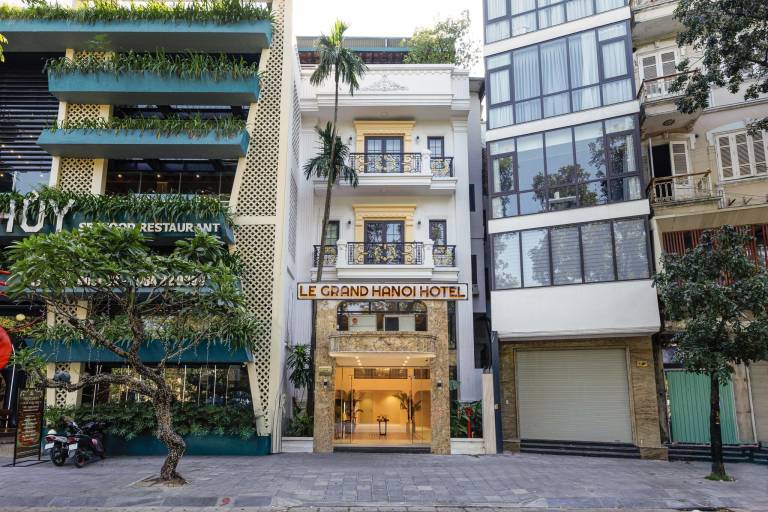 2 Person Modern Stay Near Hanoi’s Central Park