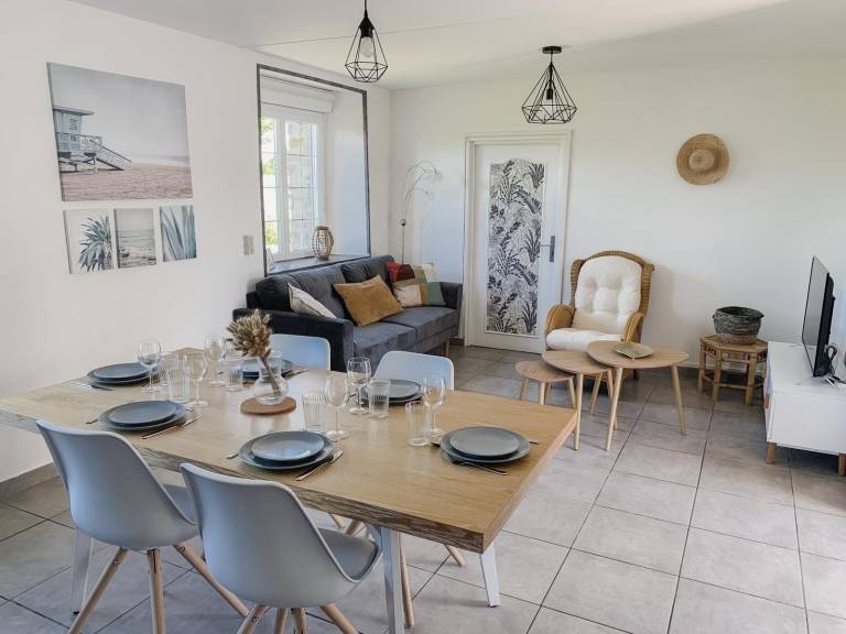 Family-friendly pleasant house with yard, terrace & BBQ | Garden view | Pets allowed in Coutances