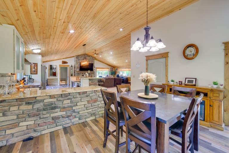 Champion Vacation Rental with Fire Pit! — photo 5