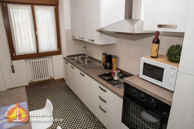 Apartment with patio | City view — photo 4