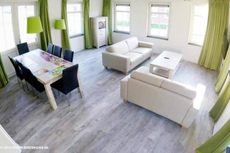 Lovely house with yard & patio | Pets allowed — photo 2